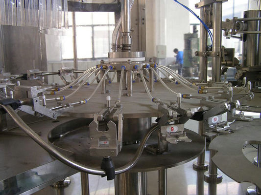 Automatic 500ml PET Bottle Filling Machine , Liquor Beverage Filling Equipment